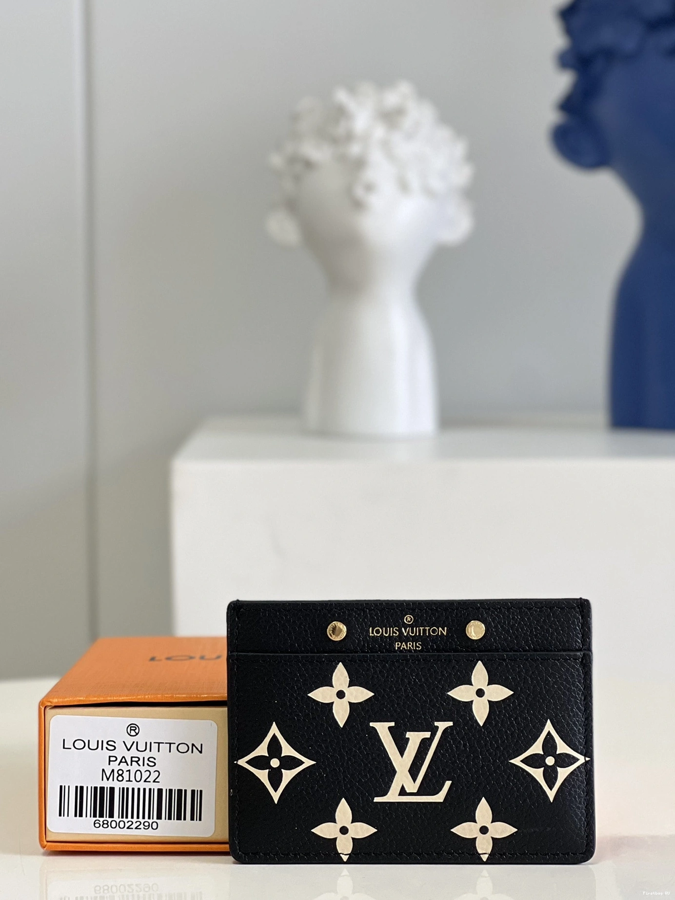 First bag HOLDER Louis CARD Vuitton 0812